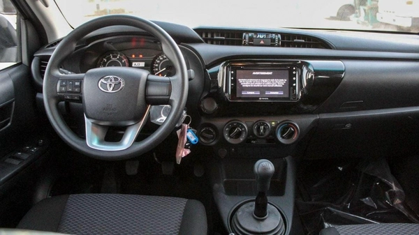 Toyota Hilux SGLX HILUX 2.4L MT DIESEL P.WINDO 2024