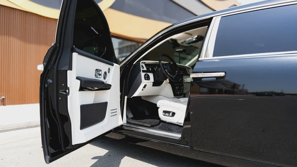2021 Rolls-Royce Phantom VIII | Starlight Headliner | Full PPF | Excellent Condition | European Spec