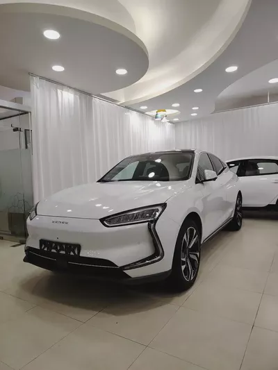 Brand New 2025 Seres 5 Premium - GCC Specs - Luxury Electric Performance-0