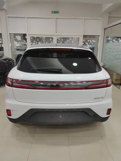Brand New 2025 Seres 5 Premium - GCC Specs - Luxury Electric Performance-4