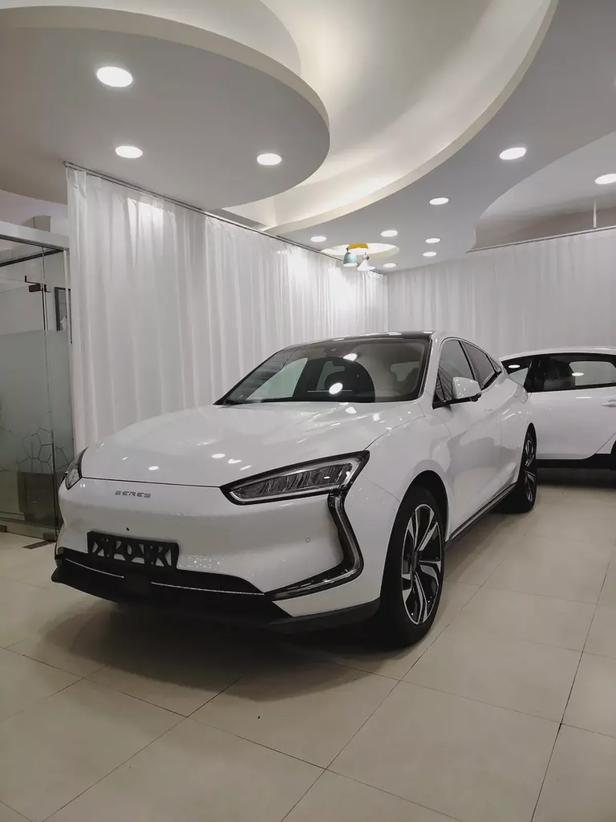 Brand New 2025 Seres 5 Premium - GCC Specs - Luxury Electric Performance