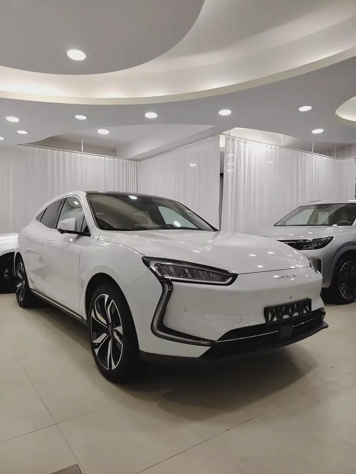 Brand New 2025 Seres 5 Premium - GCC Specs - Luxury Electric Performance-2-2