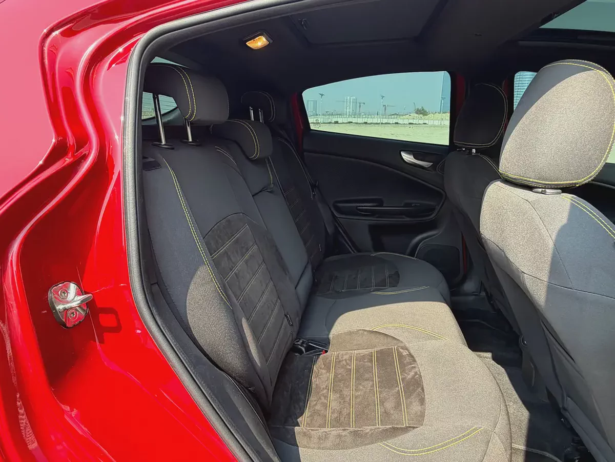 Original Paint | 2021 Alfa Romeo Giulietta Veloce | GCC Specs | Pristine Condition-11-11
