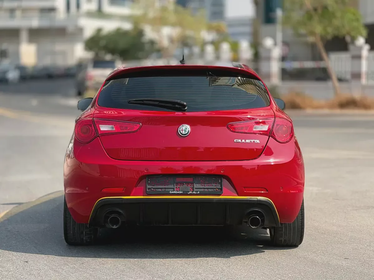 Original Paint | 2021 Alfa Romeo Giulietta Veloce | GCC Specs | Pristine Condition-13-13
