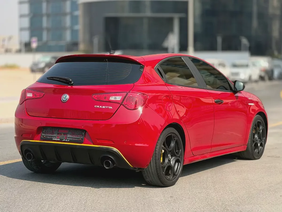Original Paint | 2021 Alfa Romeo Giulietta Veloce | GCC Specs | Pristine Condition-14-14