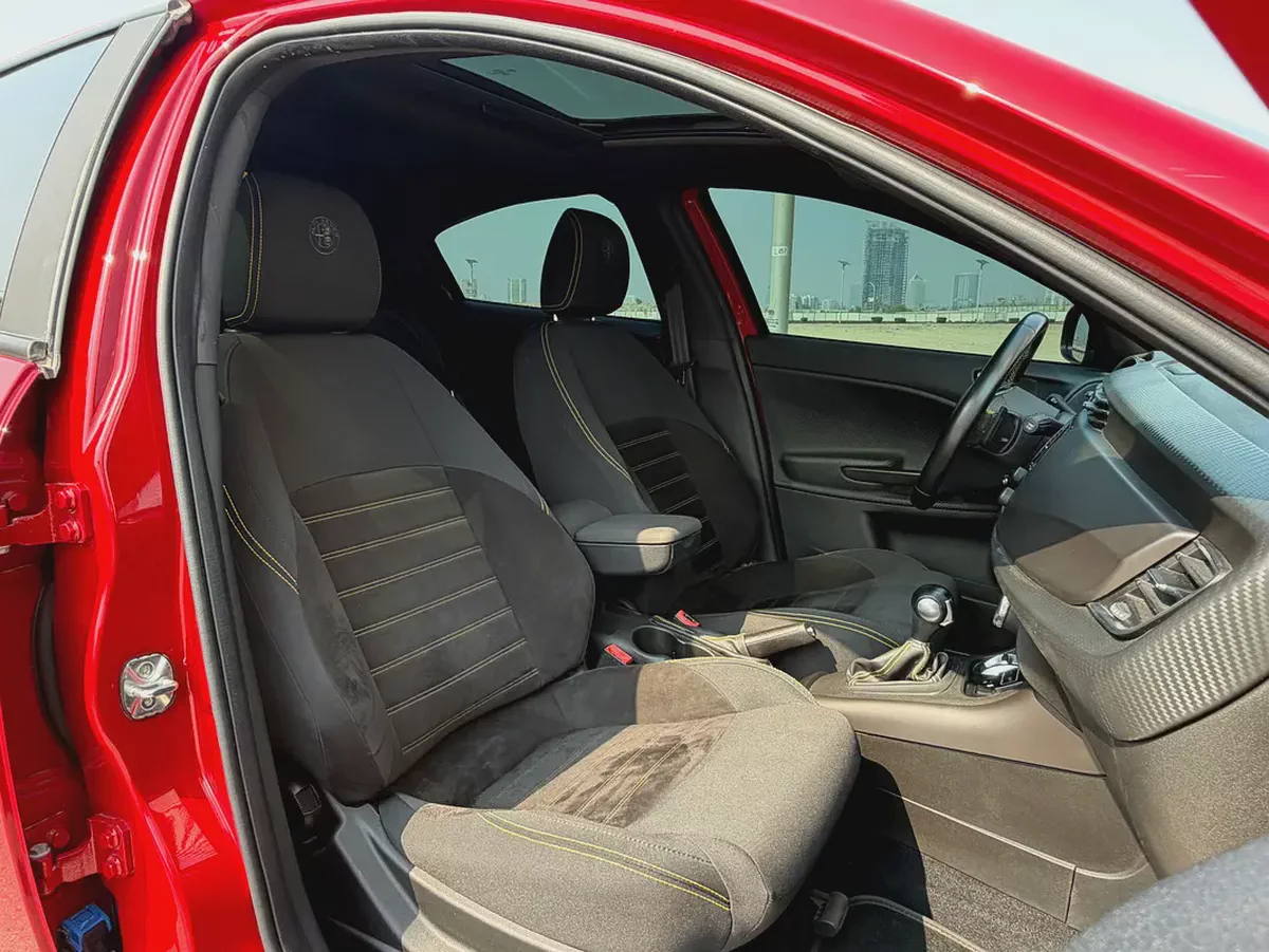 Original Paint | 2021 Alfa Romeo Giulietta Veloce | GCC Specs | Pristine Condition-6-6