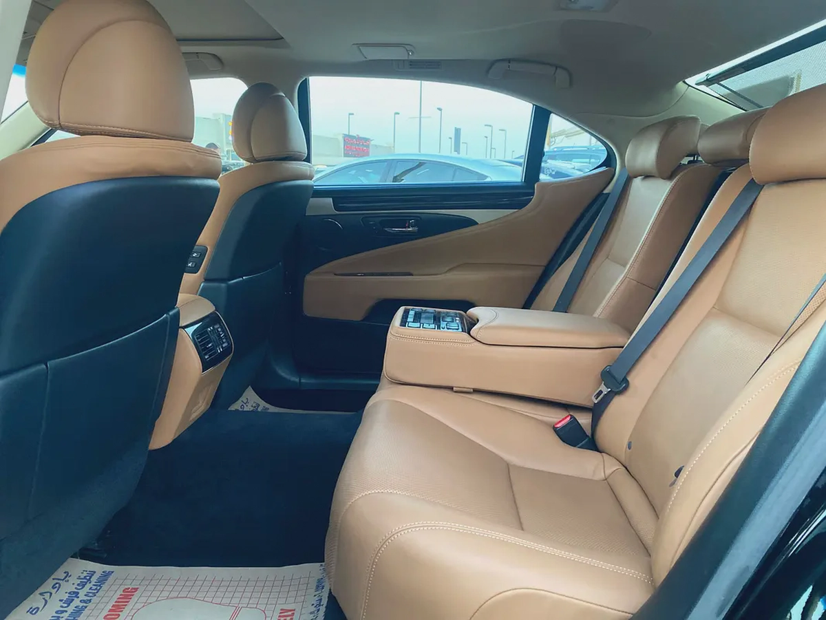 Lexus LS 460 Black 2015-18-18
