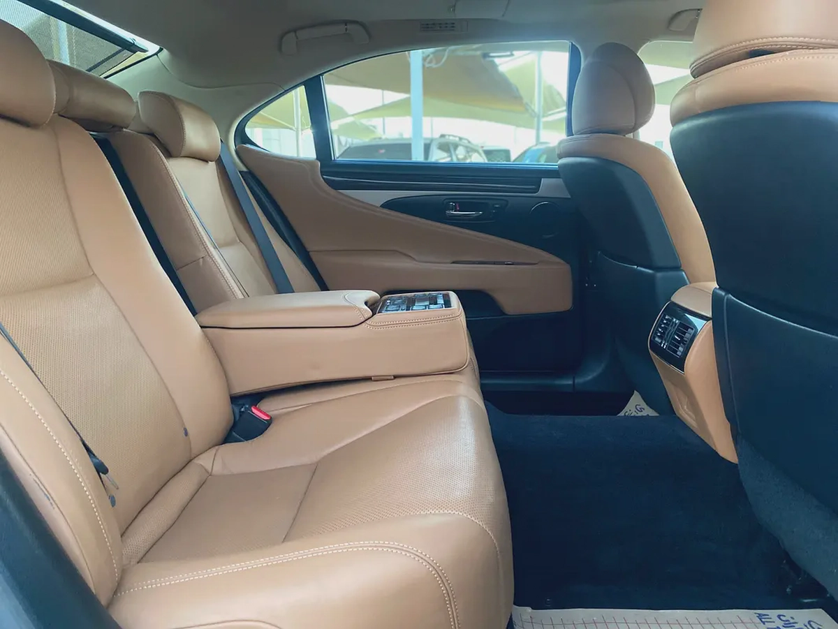 Lexus LS 460 Black 2015-19-19