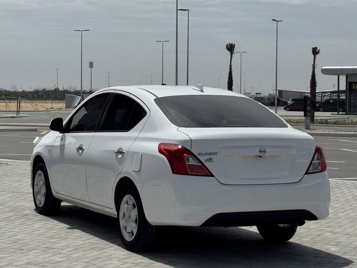 Nissan Sunny S-4-0