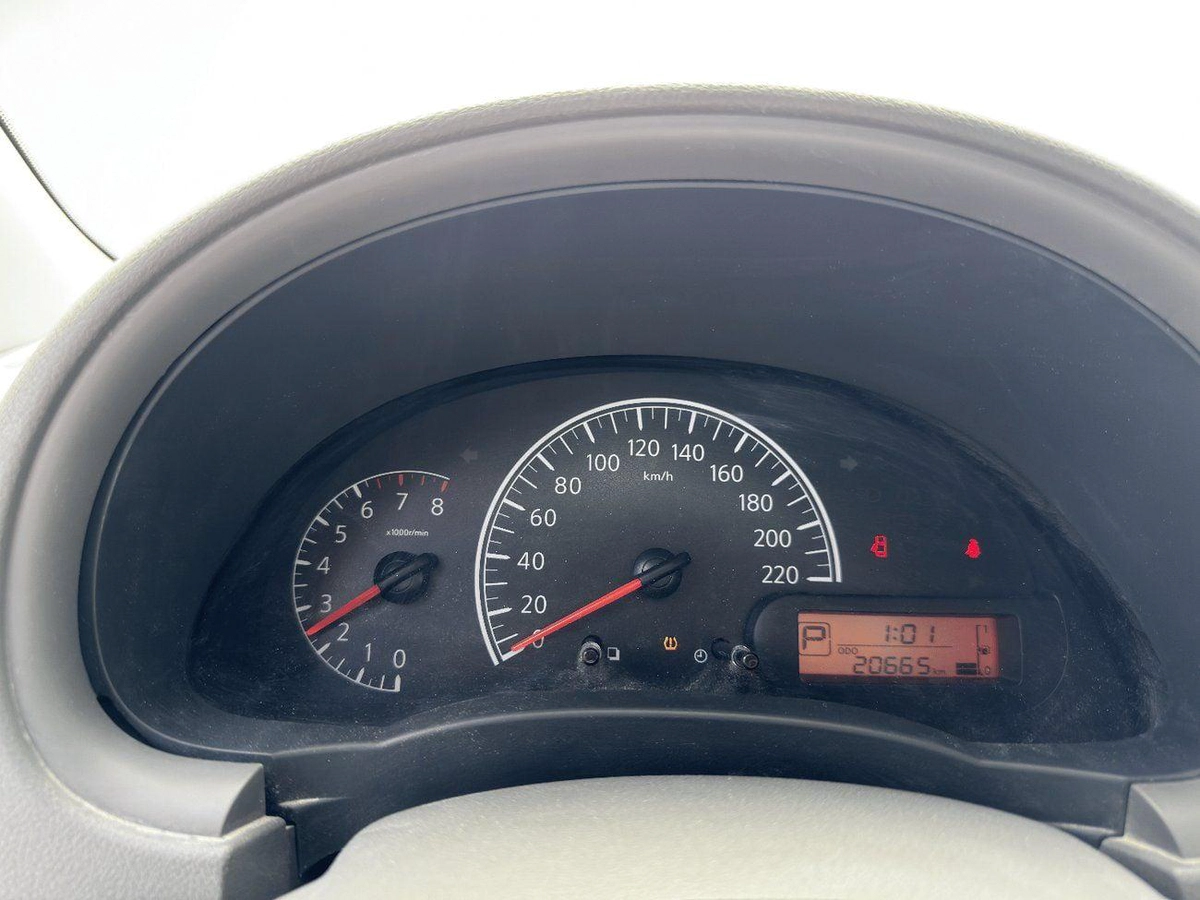 Nissan Sunny S-7-0