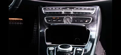 Mercedes Benz E200 STANDARD-10