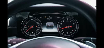 Mercedes Benz E200 STANDARD-12