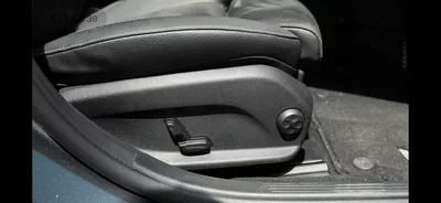Mercedes Benz E200 STANDARD-5