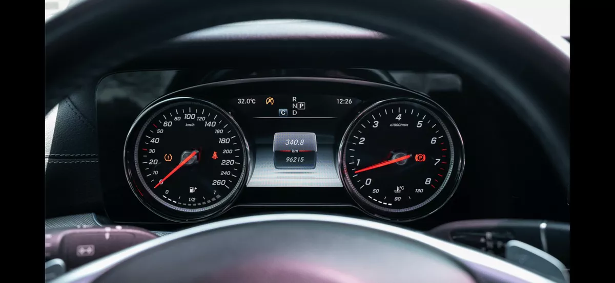 Mercedes Benz E200 STANDARD-12-0