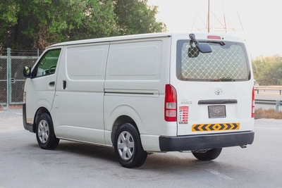 Toyota Hiace Standard Roof | Delivery Van | GCC Specs | Ref#T24064-2