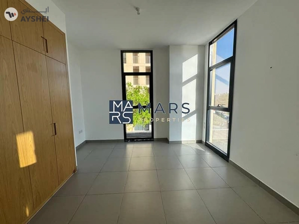 Spacious 1 BHK | Close Kitchen | Big Balcony.