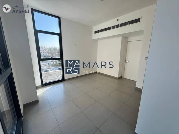 Spacious 1 BHK | Close Kitchen | Big Balcony.