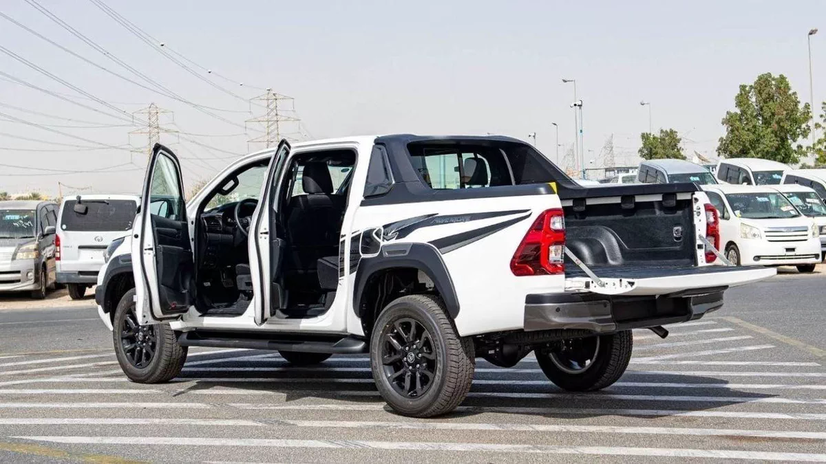 Toyota Hilux ADVENTURE HILUX ADVENTURE 4.0L PETROL FOLL OPTION-9-0