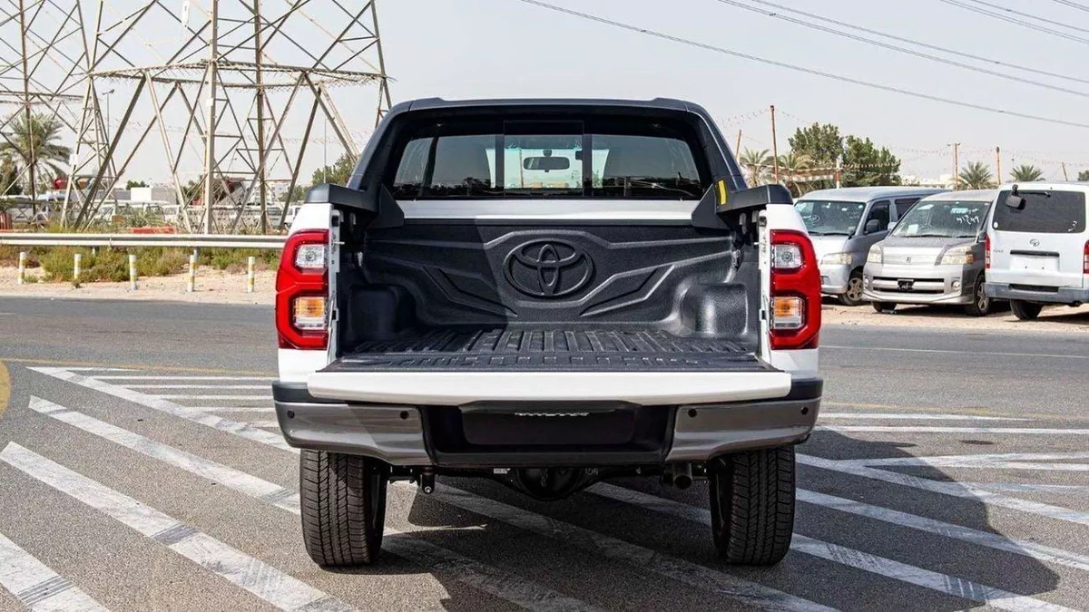 Toyota Hilux ADVENTURE HILUX ADVENTURE 4.0L PETROL FOLL OPTION-10-0