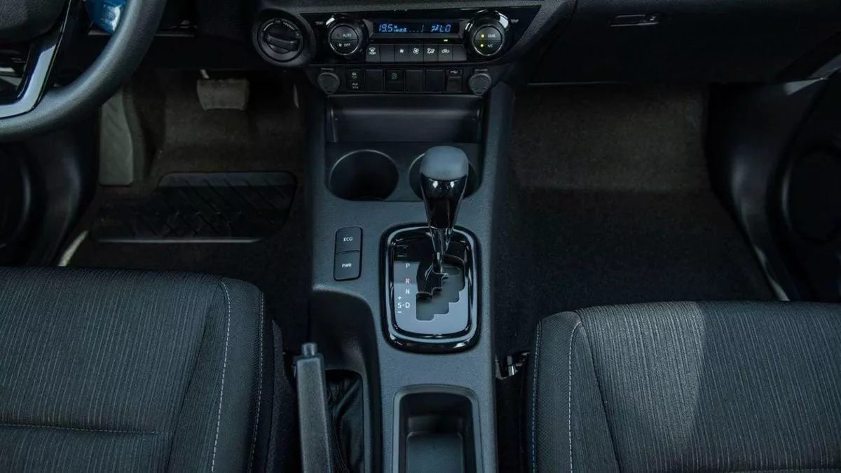Toyota Hilux ADVENTURE HILUX ADVENTURE 4.0L PETROL FOLL OPTION-13-0