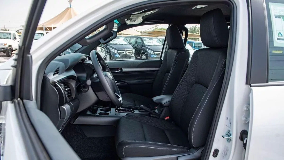 Toyota Hilux ADVENTURE HILUX ADVENTURE 4.0L PETROL FOLL OPTION-16-0