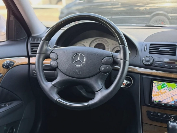 Mercedes Benz E350
