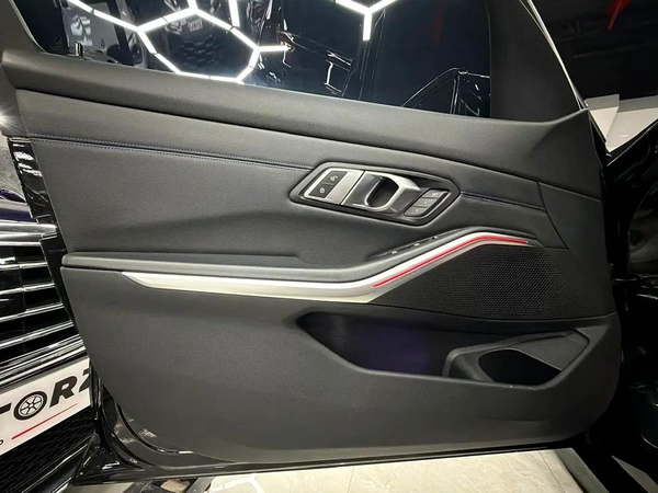 Black Edition | M-Sport | Full BMW Service History | Low Kms | Original Paint | GCC