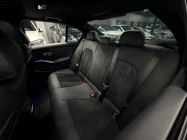 Black Edition | M-Sport | Full BMW Service History | Low Kms | Original Paint | GCC