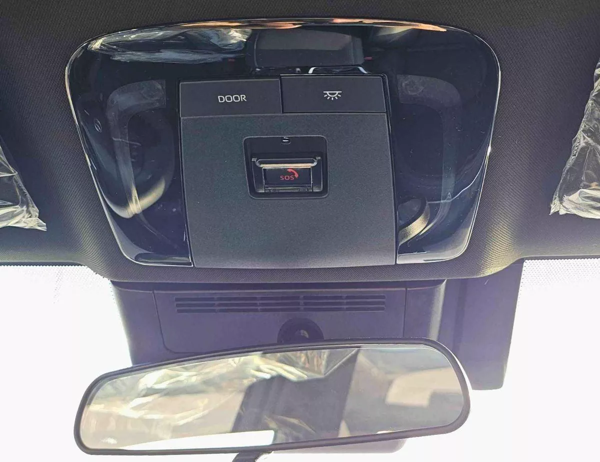 Toyota Camry XLE S SPORT / 2.0L V4 PETROL / PWR SEATS WITH HEADUP DISPLAY / PANORAMIC ROOF (CODE # CMPCS)-14-0