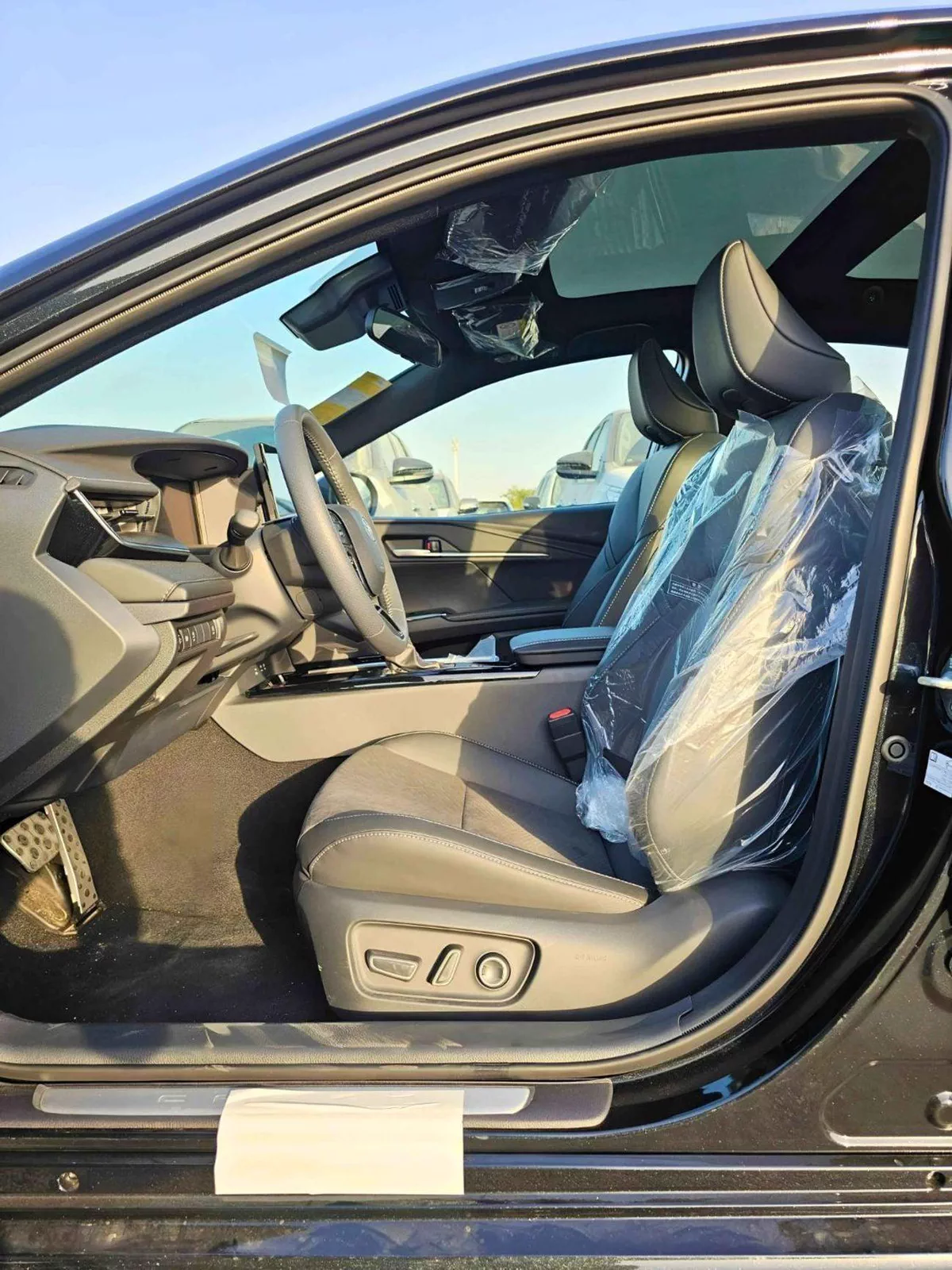 Toyota Camry XLE S SPORT / 2.0L V4 PETROL / PWR SEATS WITH HEADUP DISPLAY / PANORAMIC ROOF (CODE # CMPCS)-5-0