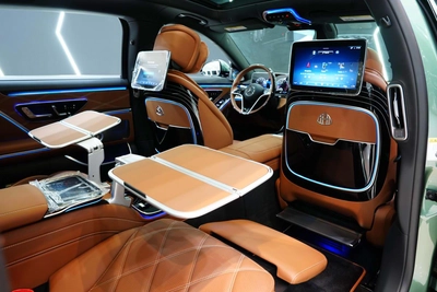 Mercedes-Benz Maybach S680 Emerald Isle Edition 1 of 25-13