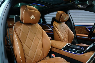 Mercedes-Benz Maybach S680 Emerald Isle Edition 1 of 25-11
