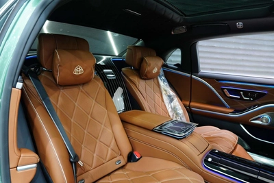Mercedes-Benz Maybach S680 Emerald Isle Edition 1 of 25-4