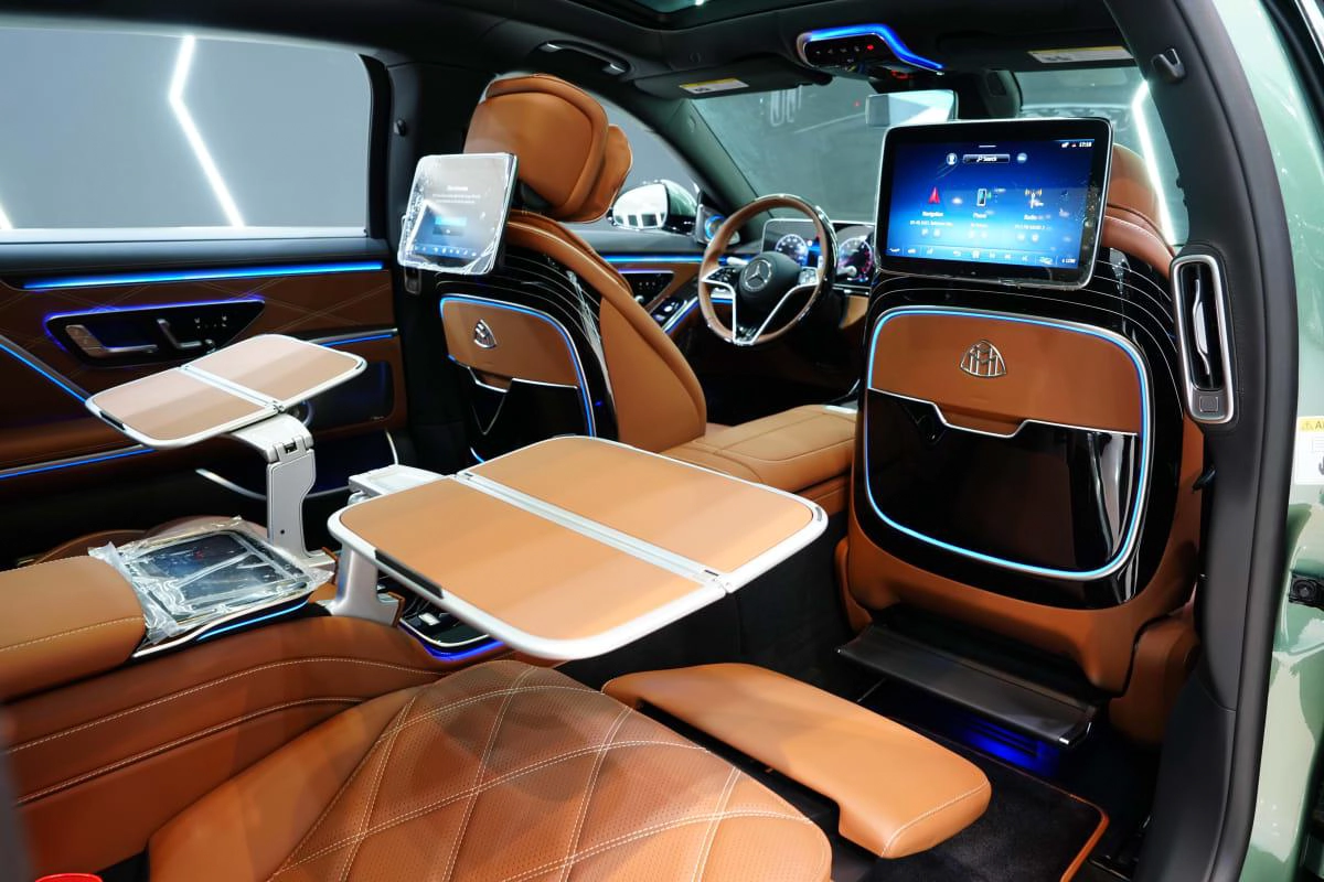 Mercedes-Benz Maybach S680 Emerald Isle Edition 1 of 25-13-13