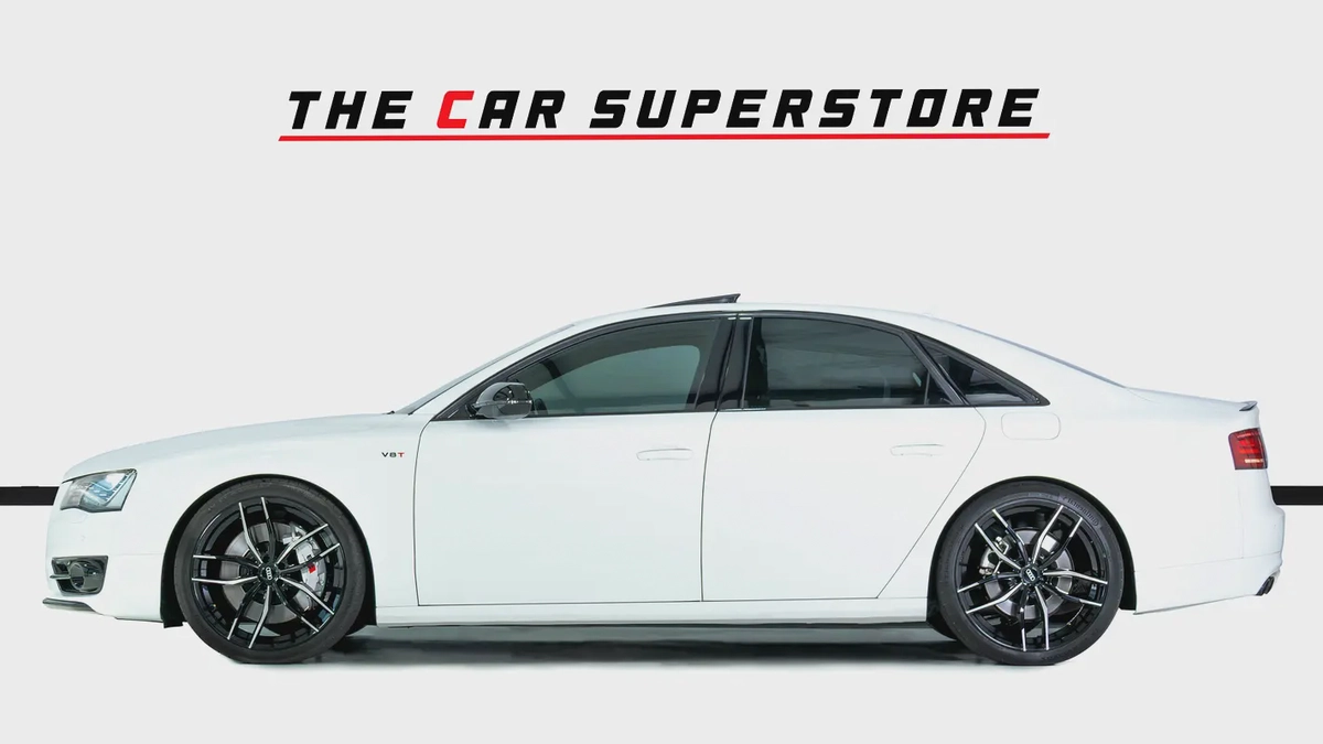 Audi S8-GCC-V8 Twin Turbo-AUDI Exclusive Interior Trim-22 Inch Rims-Very Well Maintained-4-4