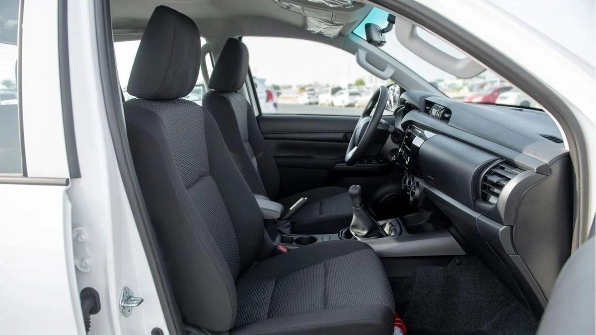 Toyota Hilux-14-14