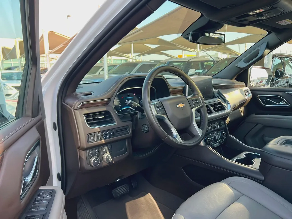 2023 Chevrolet Suburban LT | 360 Camera | GCC | V8, 5.3 | Under warranty, Ref#1071-8-8