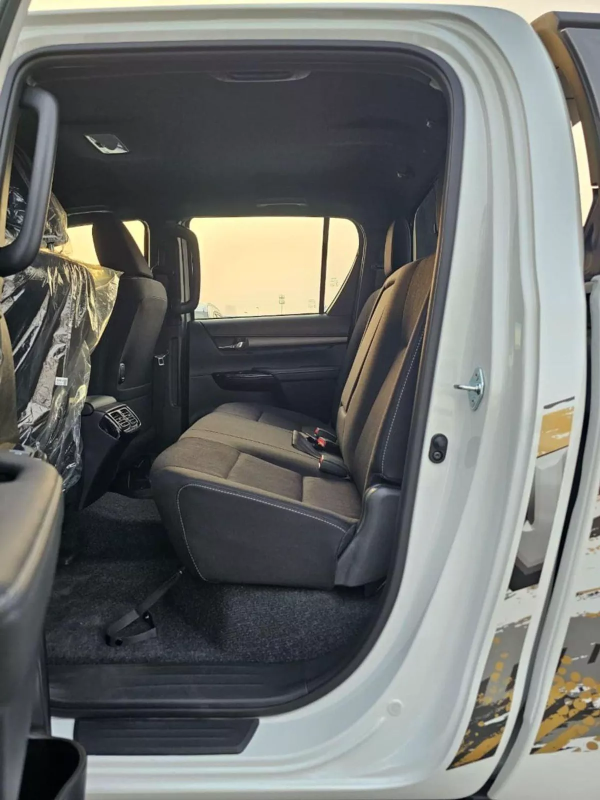 Toyota Hilux ADVENTURE EXL DOUBLE CABIN || 4.0L V6 PETROL | AIR COMPRESSOR | ROLLBAR | 360*CAMERA | FR&RR P/SENSOR (CODE#HP-13-0