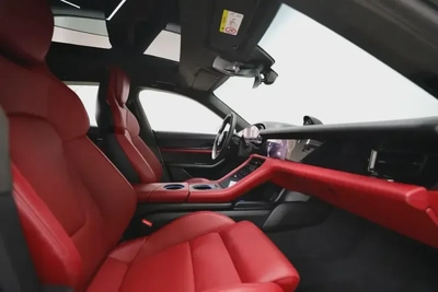 Porsche Taycan Turbo-3