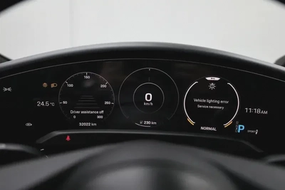 Porsche Taycan Turbo-15