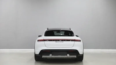 Porsche Taycan Turbo-14