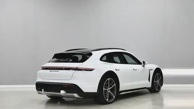 Porsche Taycan Turbo-10