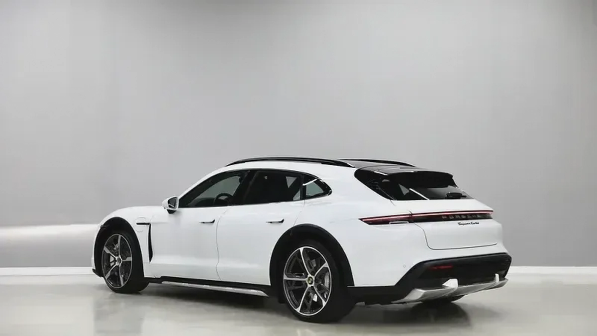 Porsche Taycan Turbo-11-11