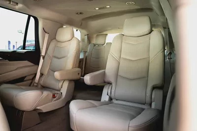 Cadillac Escalade Platinum 2016 GCC 6.2L V8 Low Mileage-16