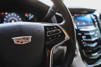 Cadillac Escalade Platinum 2016 GCC 6.2L V8 Low Mileage-6