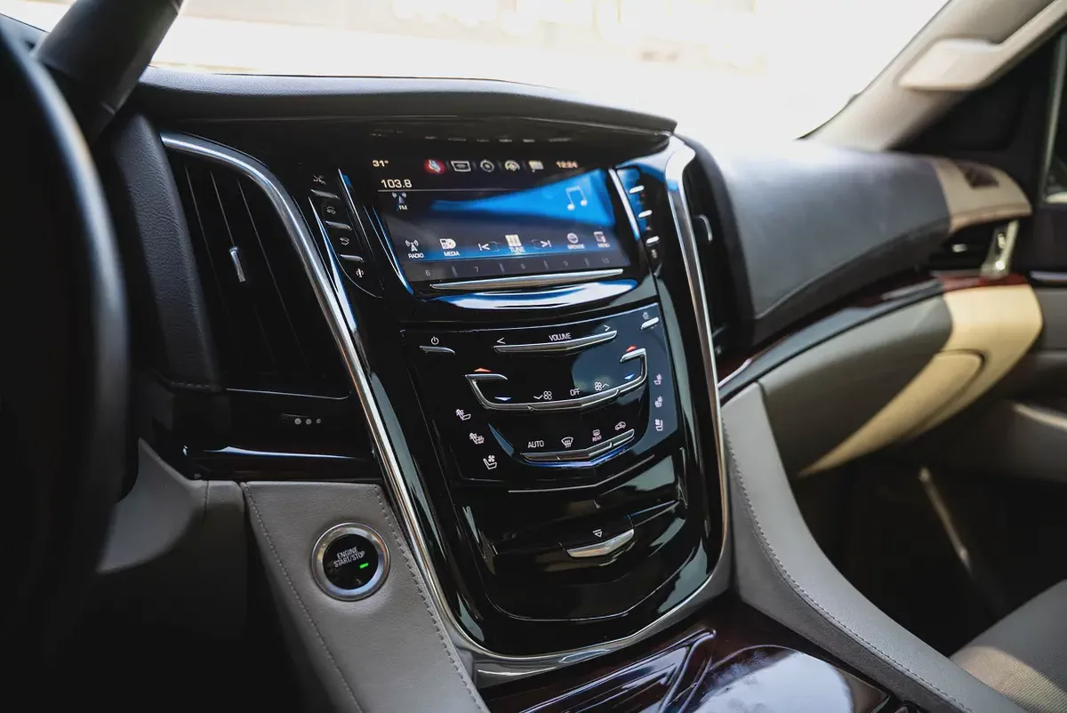 Cadillac Escalade Platinum 2016 GCC 6.2L V8 Low Mileage-4-4
