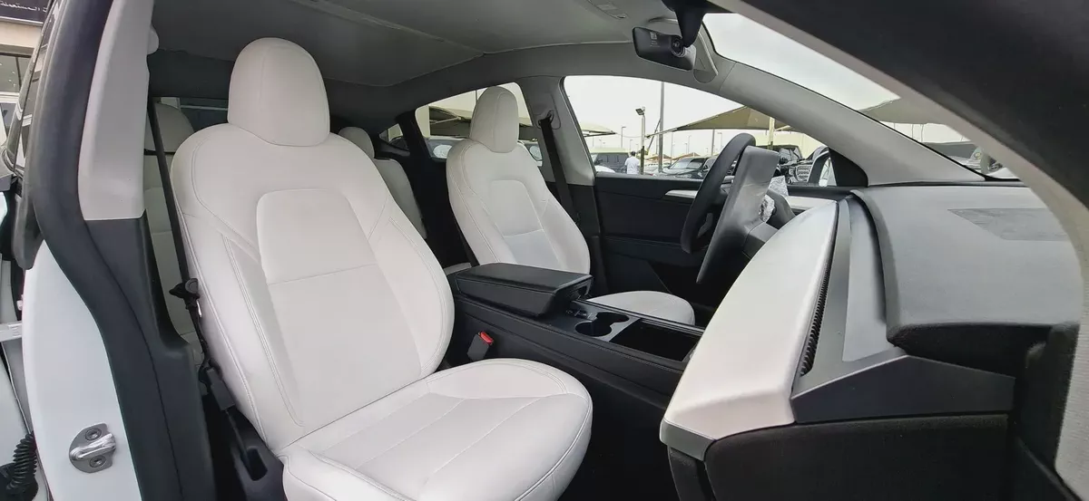 Tesla Model Y Long Range 2024 GCC Specs-9-9