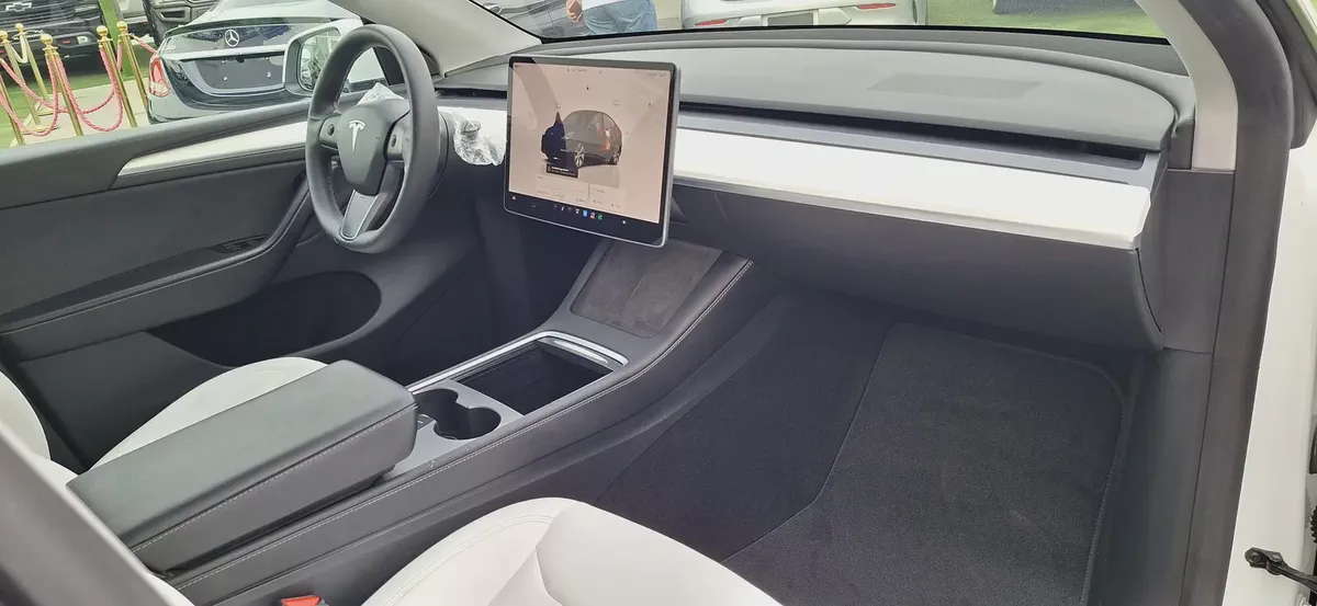 Tesla Model Y Long Range 2024 GCC Specs-11-11
