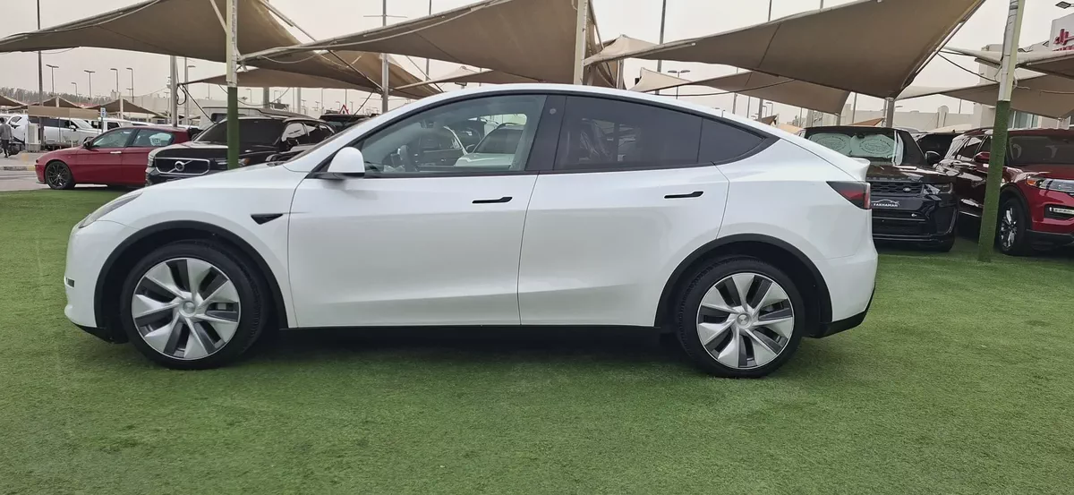 Tesla Model Y Long Range 2024 GCC Specs-2-2