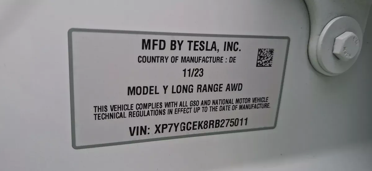 Tesla Model Y Long Range 2024 GCC Specs-8-8